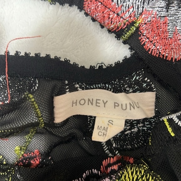 Honey Punch Sheer Embroidered Floral Bodysuit Sz S — Sheer Mesh, Floral Appliqué - Picture 11 of 16
